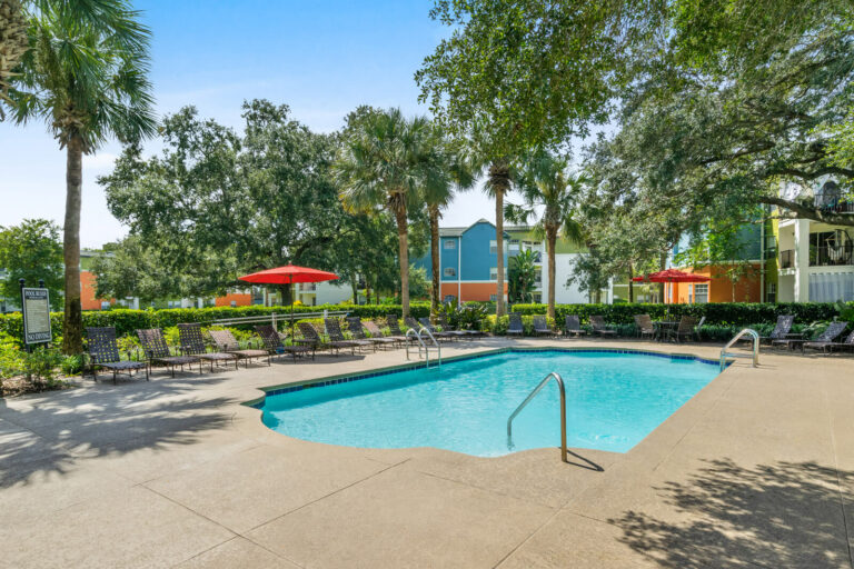 Bayside-Arbors-of-Clearwater-Apartments-pool-4