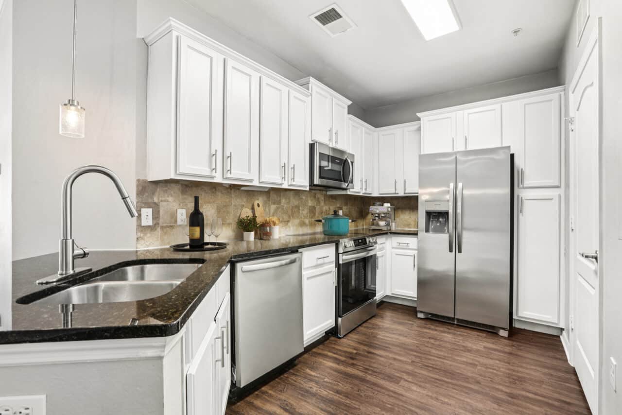 Stunning Bayside Luxury Apartment Communities With Private Meditation Rooms image